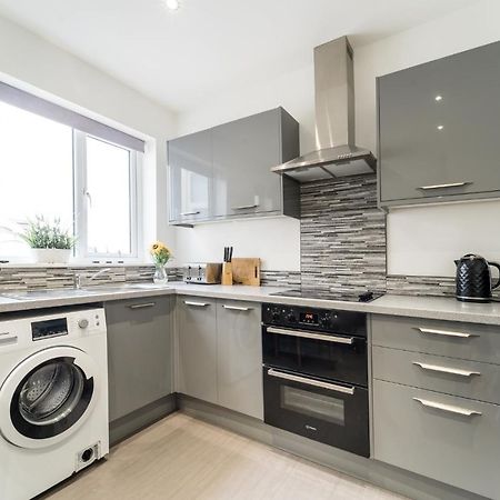 Birkdale Southport Boutique Apartment Sleeps 5 ภายนอก รูปภาพ