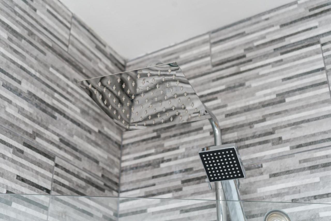 Birkdale Southport Boutique Apartment Sleeps 5 ภายนอก รูปภาพ